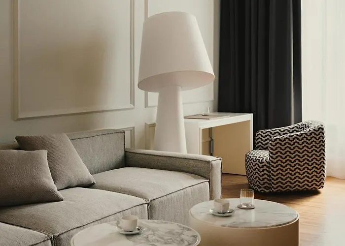 Ξενοδοχείο Blow Up Hall 5*