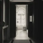 ホテル Blow Up Hall