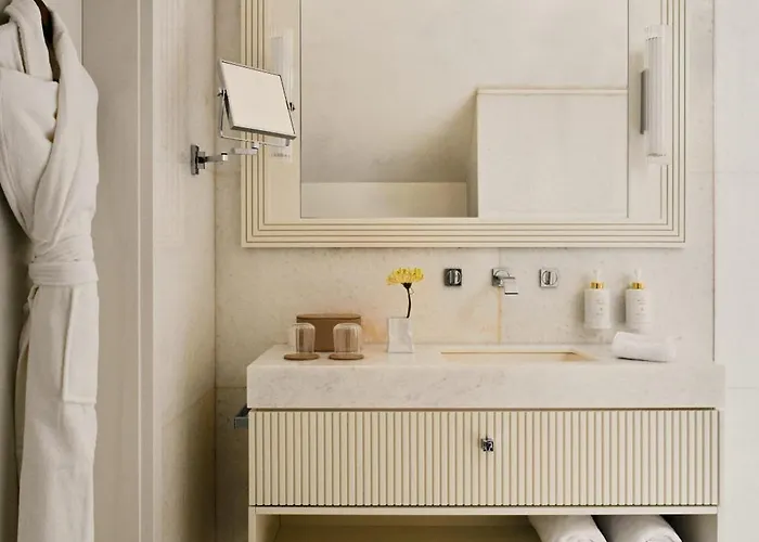 Blow Up Hall Otel 5*